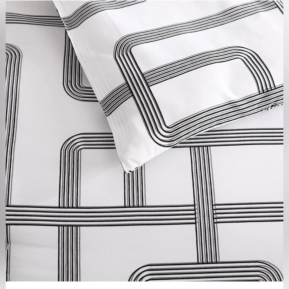 City Scene Mainline White Duvet Cover & Sham Bedding Set King - Picture 8 of 11